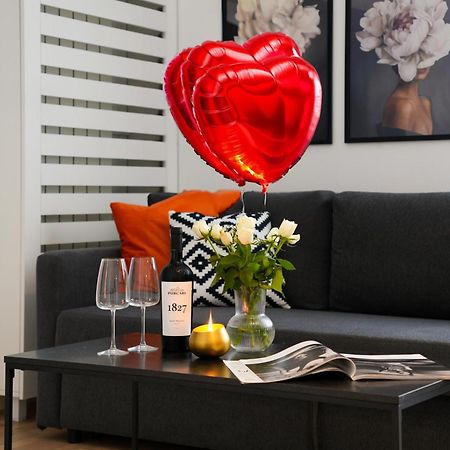 Maria - Modern Apartment With Parking And Workspace Бухарест Экстерьер фото