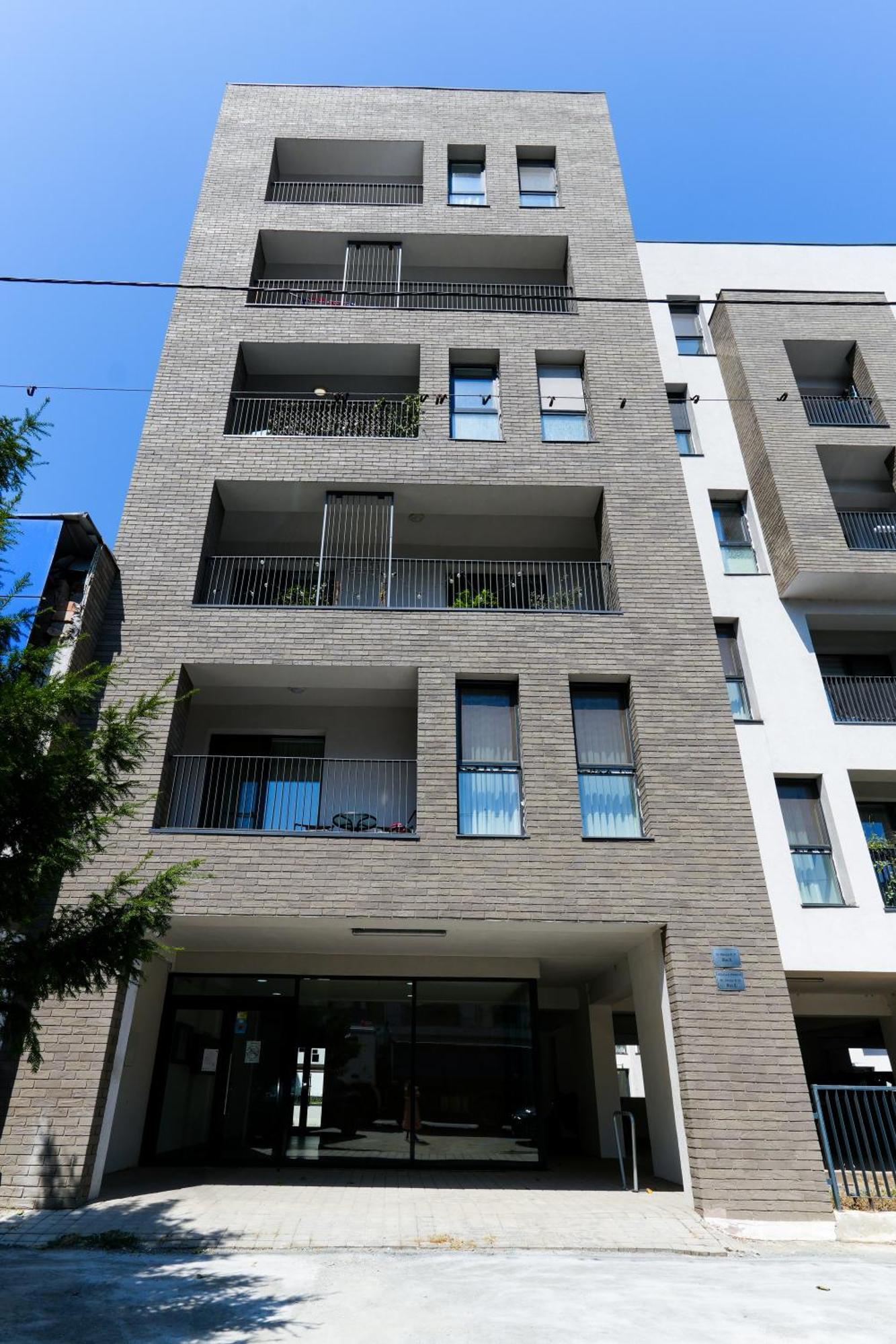 Maria - Modern Apartment With Parking And Workspace Бухарест Экстерьер фото